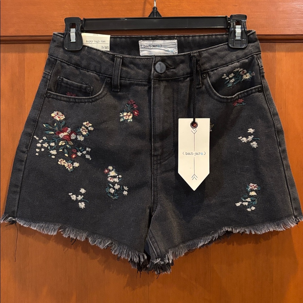 NWT Banjara Floral Embroidered Black Denim Shorts Size 25